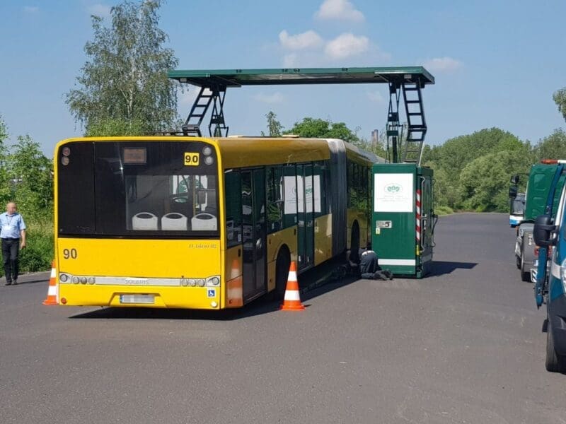 Kolejne niesprawne pojazdy miały wozić pasażerów